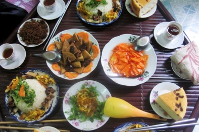 Hoảng hốt thấy món lòng lợn, tiết canh chay trong cỗ rằm tháng 7