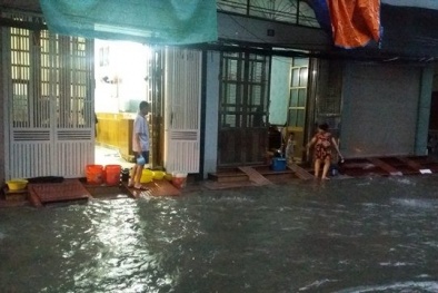 Bão số 3 đổ bộ, Hải Phòng chìm trong biển nước