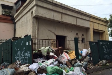 Những khu nhà tái định cư mới 10 năm đã nứt nẻ như sắp sập ở Hà Nội