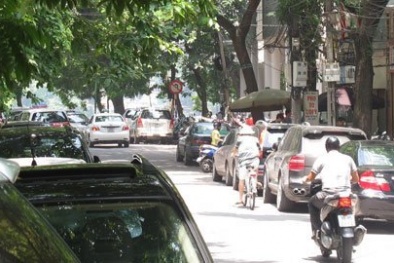 Hà Nội lên phương án cho đỗ xe theo ngày chẵn lẻ 2 bên đường phố