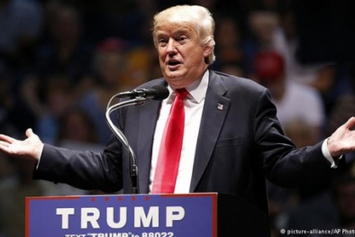 Các công ty của tỉ phú Trump 'nợ ngập đầu'