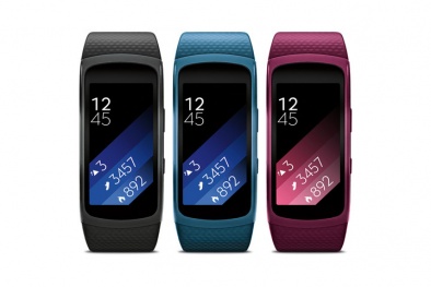 Cận cảnh Samsung Gear Fit 2 giá 3,9 triệu đồng tại Việt Nam