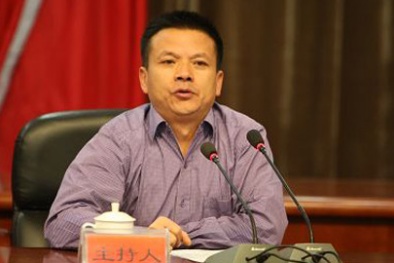 Trung Quốc: Quan chức đất đai 'hốt' tiền hối lộ nhiều như nước