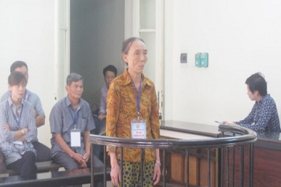 Khoe quan hệ để lừa chạy việc, bà lão gần 70 tuổi vào tù