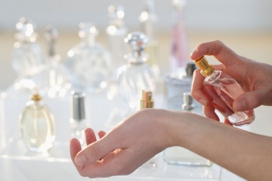 Mẹo phân biệt nước hoa thật - giả siêu đơn giản