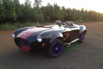 Biến ô tô nát 70 triệu thành siêu xe Shelby Cobra kinh điển