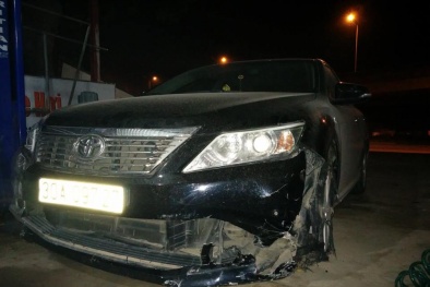 Gây tai nạn bỏ chạy hàng chục km, lái xe Camry bị đánh hội đồng