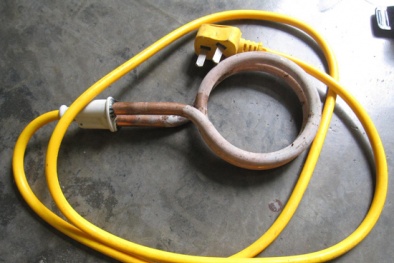 Dễ mất mạng vì sục điện tự chế