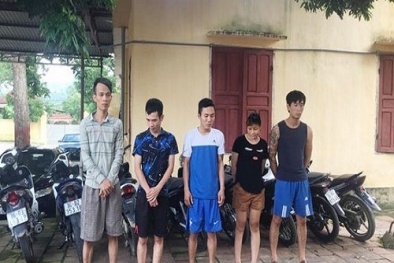 Giả làm tình nhân trà trộn vào quán cà phê để trộm xe máy