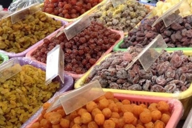 Tóm gọn 1,2 tấn mứt không rõ nguồn gốc đang tuồn ra thị trường