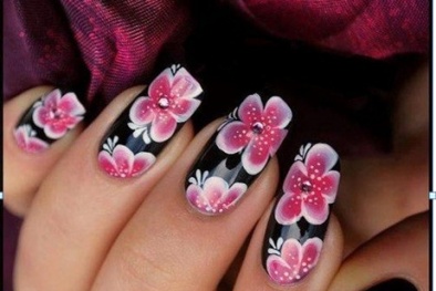 50% người dùng sơn vẽ móng bị viêm da dị ứng