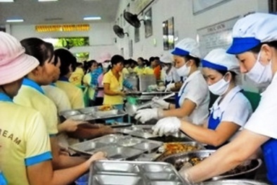 Lại xuất hiện công ty nấu bếp ăn tập thể ‘bẩn’ cho công nhân