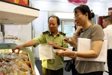 Hơn 20 cơ sở sản xuất bánh trung thu vi phạm ATTP và nhãn mác bị xử lý