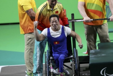 Thủ tướng gửi thư khen VĐV HCV Paralympics  Lê Văn Công