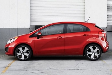 Kia Rio 2017 chính thức 'lộ diện'