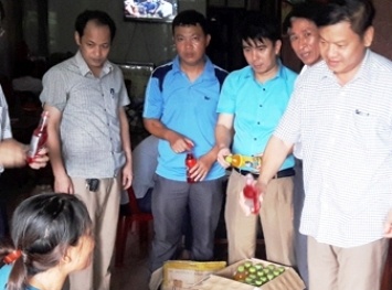 Hà Tĩnh: Phát hiện bia Heineken, Sting hết hạn sử dụng trôi nổi trên thị thường 