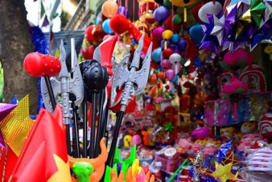 Đồ chơi bạo lực Trung Quốc áp đảo hàng nội