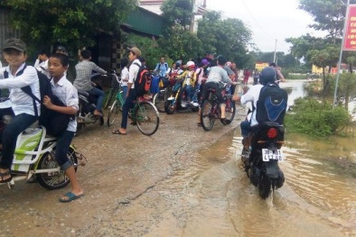 Hà Tĩnh: Học sinh phải nghỉ học vì mưa lớn kéo dài