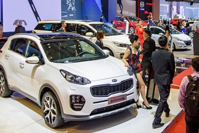 Ô tô đồng loạt tăng giá 100 triệu: Không kịp trở tay