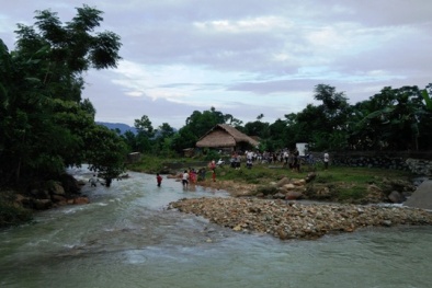 Hiện trường đổ nát vụ sạt lở núi kinh hoàng khiến 2 người chết, 5 người mất tích