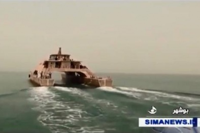 Iran ra mắt tàu hai thân tàng hình hiện đại bậc nhất