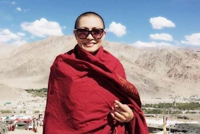 Phương Thanh cạo trọc đầu để cầu an cho bạn thân- ca sĩ Minh Thuận?