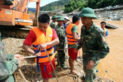 Vỡ đường ống thủy điện Sông Bung 2: Thuê thợ lặn chuyên nghiệp tìm kiếm 2 nạn nhân