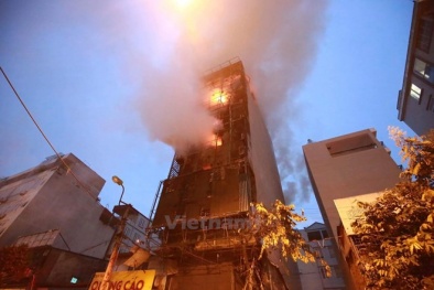 Hà Nội: Cháy khủng khiếp ở quán karaoke trên đường Nguyễn Khang
