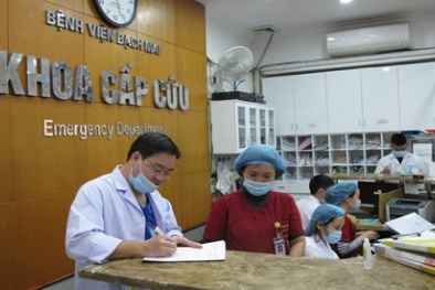 Điều trực thăng ra Bạch Long Vĩ đưa người bệnh về BV Bạch Mai cấp cứu