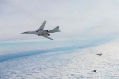 Đã mắt với hình ảnh chiến đấu cơ của Anh chặn máy bay ném bom mạnh nhất Nga