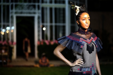 NTK Minh Hạnh trình diễn thời trang ở Paris