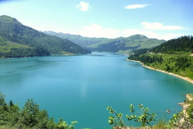 Hà Nội dùng công nghệ mới 'tẩy sạch' các hồ bẩn