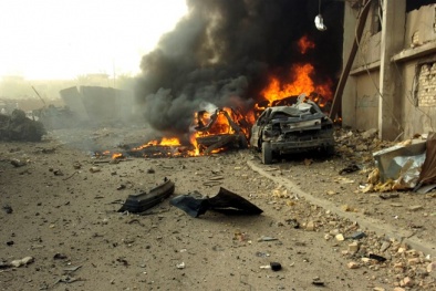 Khủng bố IS đánh bom tự sát ở thủ đô Iraq, 17 người thiệt mạng