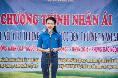  ‘Người đẹp truyền thông’ Ngọc Vân xúc động về với buôn làng Tây Nguyên