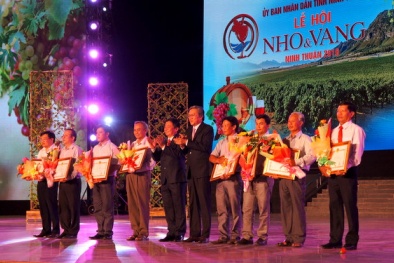 Tưng bừng khai mạc Lễ hội Nho và Vang Ninh Thuận 2016