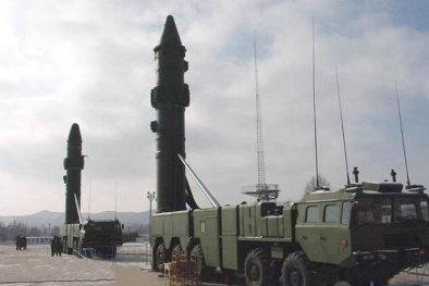 Tên lửa DF-21 Trung Quốc có thể biến tàu sân bay Mỹ thành ‘bia sống’