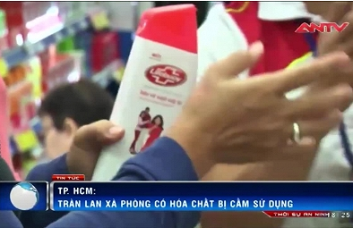 Xà phòng, nước rửa tay chứa hóa chất cấm tràn lan thị trường
