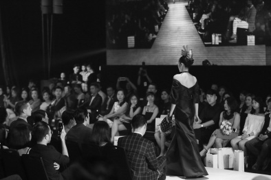 Kỳ Duyên bất ngờ xuất hiện trong vai trò vedette tại Elle Fashion Journey 2016