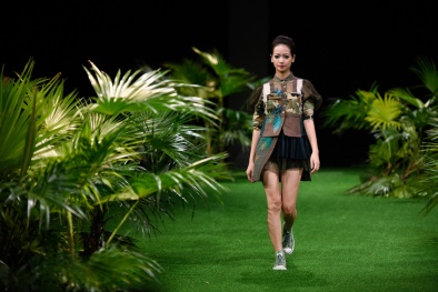 Tuần lễ thời trang xuân hè 2017 đêm 3: Xanh mướt xuân hè châu Á nhiệt đới mới