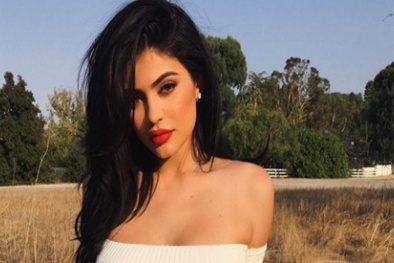 Em út nhà cô Kim 'siêu vòng 3' tậu biệt thự thứ 4 ở tuổi 19