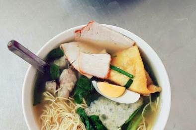 Rợn người công nghệ làm mì vằn thắn giả 'ngậm' đầy chất độc ở Trung Quốc