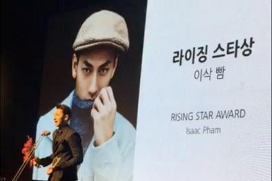 'Thái tử' Isaac đoạt giải Ngôi sao triển vọng tại LHP Busan