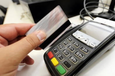 Quẹt thẻ thanh toán ở nhà hàng, thực khách tố mất gần 700 triệu đồng