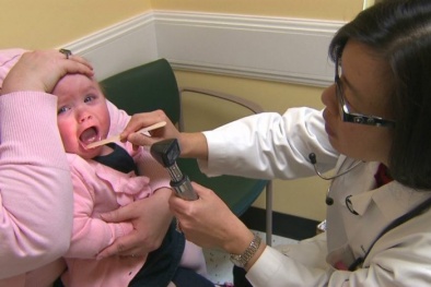 Dùng thuốc giảm đau nướu khi trẻ mọc răng: Cẩn thận rước họa!