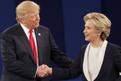 Bầu cử Tổng thống Mỹ: Bà Clinton cáo buộc Nga giúp Trump chiến thắng
