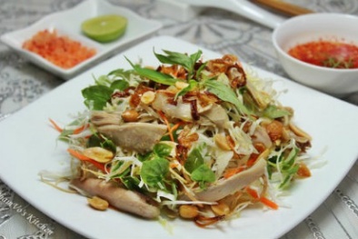 Đổi vị với món gỏi gà ngó sen chồng nào cũng thích