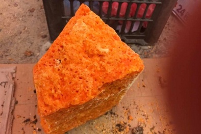 Tỉnh táo lựa chọn mật ong hóa thạch