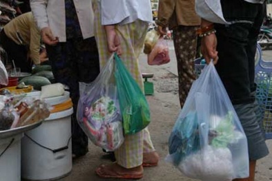 Vì sao không nên dùng túi nilon, hộp nhựa tái chế để bảo quản thực phẩm?