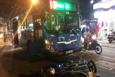 Tai nạn giao thông nghiêm trọng ngày 15/10: Nữ sinh lớp 8 bị xe buýt cán nát tay