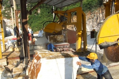 Nghệ An: Sập mỏ khai thác đá, 3 công nhân chết, 1 người bị thương
